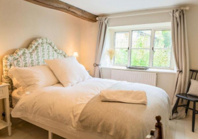 Charming Country Cottage Near Nailsworth